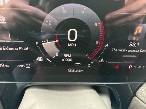 Used 2025 GMC Yukon Denali w/ Denali Reserve Package image 30