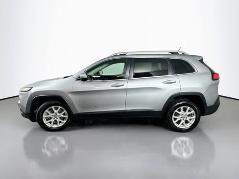 Used 2014 Jeep Cherokee Latitude w/ Cold Weather Group FWD image 4