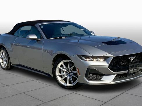 Used 2024 Ford Mustang GT Premium image 3