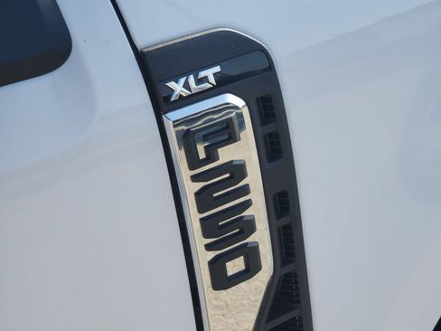 New 2026 Ford F250 XLT w/ XLT Premium Package AWD/4WD image 12