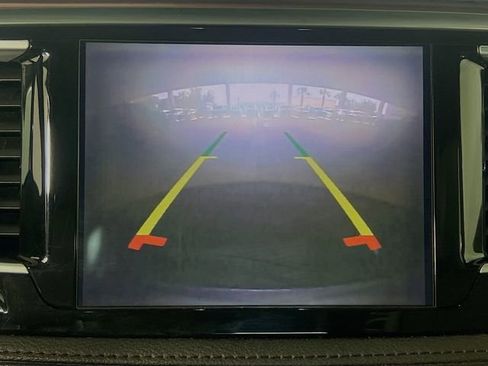 Used 2020 Chrysler Pacifica Limited FWD image 22