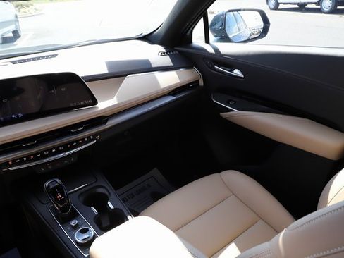 Used 2024 Cadillac XT4 Luxury w/ Cold Weather Package image 26