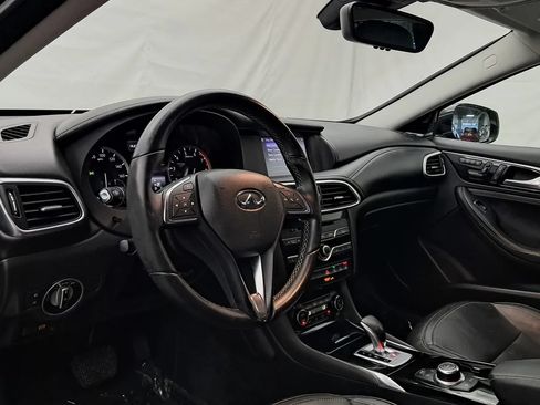 Used 2018 INFINITI QX30 AWD image 6