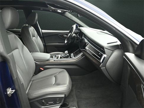 Used 2020 Audi Q8 Prestige w/ Prestige Package image 22