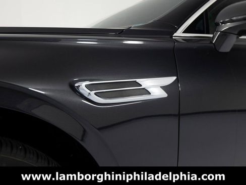 Used 2024 Bentley Flying Spur V8 image 43