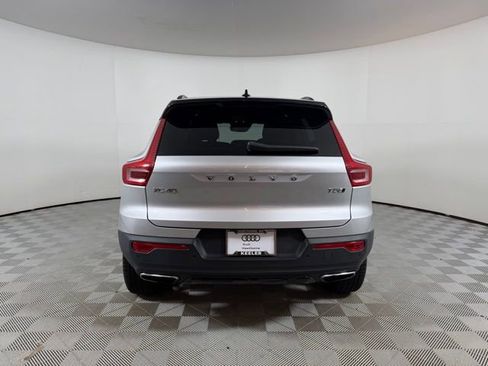 Used 2019 Volvo XC40 T5 R-Design AWD/4WD image 6