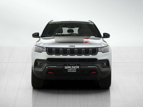 Used 2025 Jeep Compass Trailhawk AWD/4WD image 9