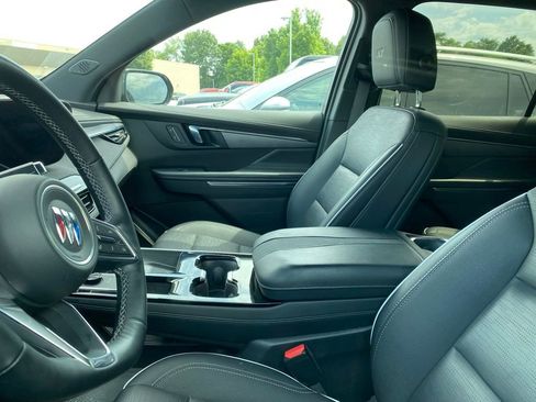 Used 2025 Buick Enclave Sport Touring w/ Power Package FWD image 5