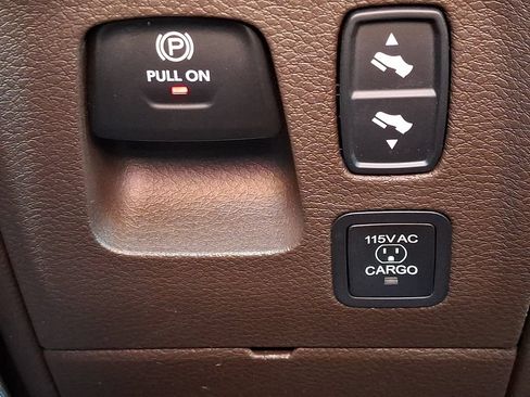 Used 2025 RAM 1500 Limited AWD/4WD image 30