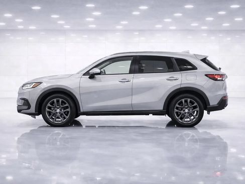 Used 2025 Honda HR-V Sport image 2