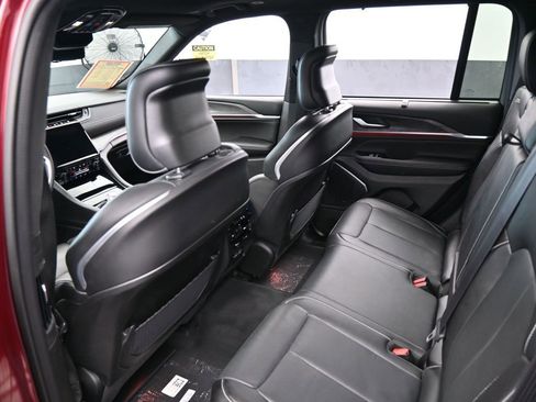 Used 2023 Jeep Grand Cherokee Overland w/ Luxury Tech Group IV image 38