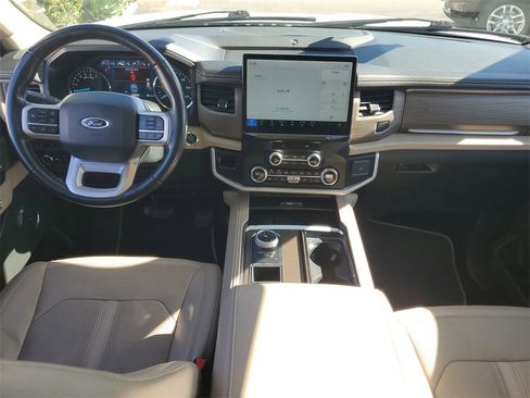 Used 2023 Ford Expedition Max Limited image 11