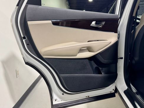 Used 2020 Kia Sorento EX image 27