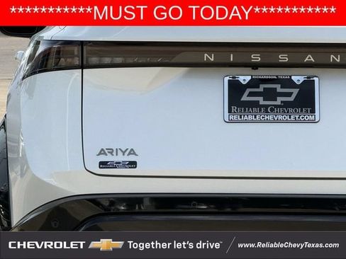 Used 2023 Nissan Ariya AWD image 9