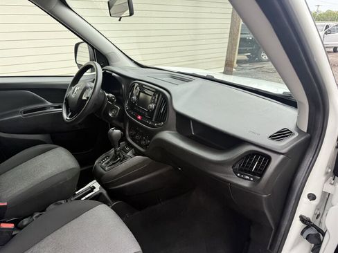 Used 2022 RAM ProMaster City Tradesman FWD image 8