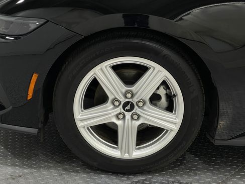 Used 2026 Ford Mustang Coupe RWD image 32