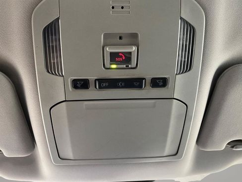 Used 2020 Toyota Highlander LE AWD/4WD image 15