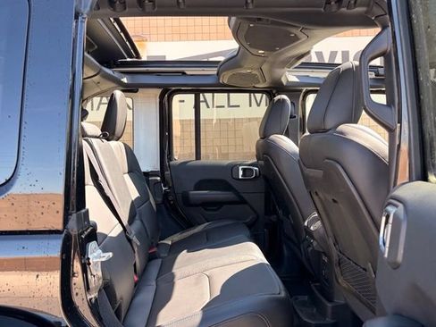 Used 2024 Jeep Wrangler High Altitude AWD/4WD image 18