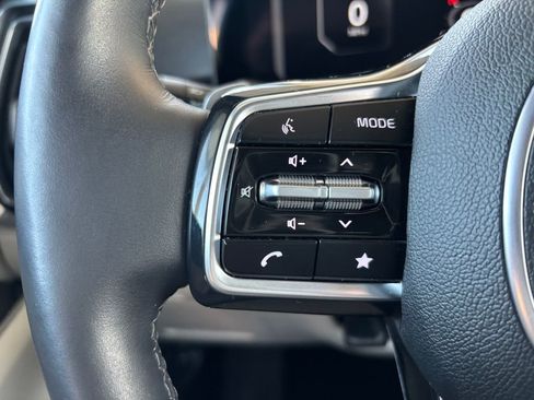 Used 2025 Kia Sorento SX Prestige image 11