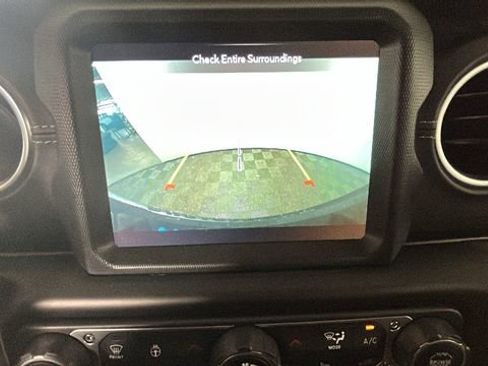 Used 2023 Jeep Wrangler Unlimited Sahara w/ Cold Weather Group AWD/4WD image 22