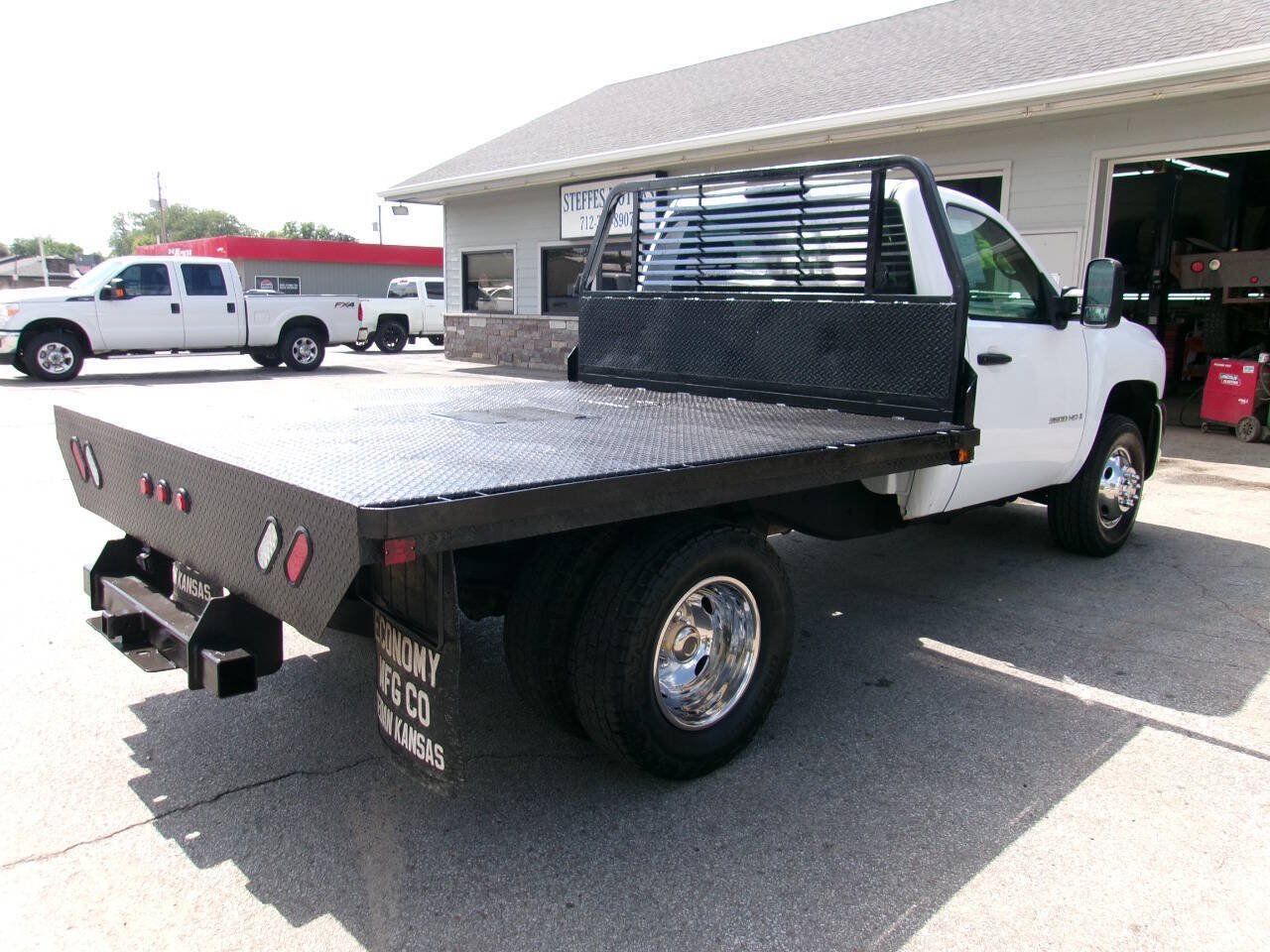 Used 2007 Chevrolet Silverado 3500 W/T AWD/4WD image 4