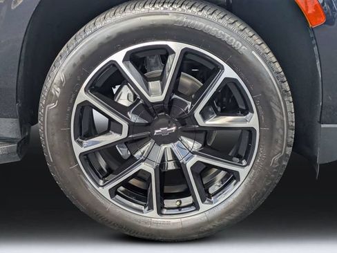 Used 2021 Chevrolet Tahoe RST w/ Luxury Package RWD image 11