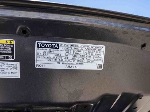 Used 2020 Toyota RAV4 XLE image 28