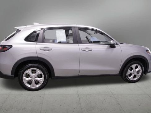 Certified 2025 Honda HR-V LX image 6
