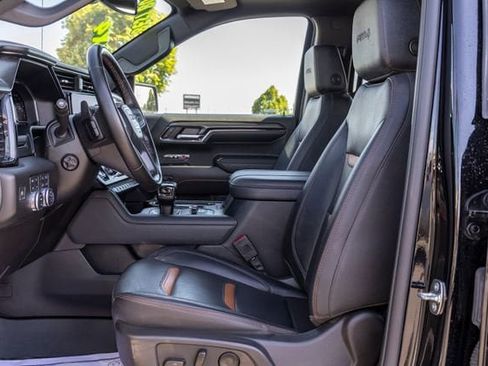 Certified 2024 GMC Sierra 1500 AT4 w/ AT4 Premium Package AWD/4WD image 6