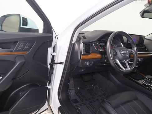 Used 2023 Audi Q5 2.0T Premium w/ Convenience Package AWD/4WD image 44