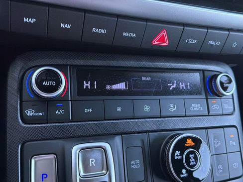 Used 2024 Hyundai Palisade Limited image 21