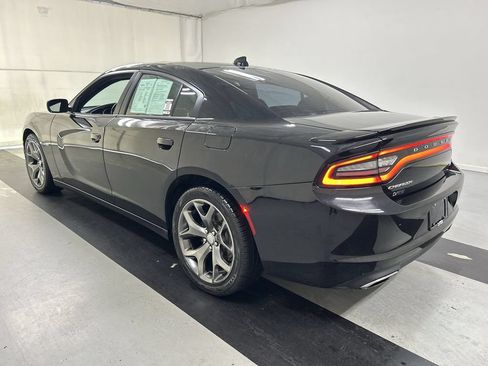 Used 2016 Dodge Charger R/T RWD image 7