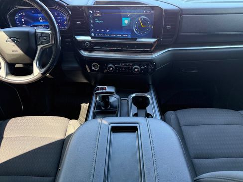 Used 2022 Chevrolet Silverado 1500 RST AWD/4WD image 29