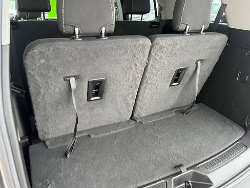 Used 2020 GMC Acadia SLE w/ Driver Convenience Package image 18