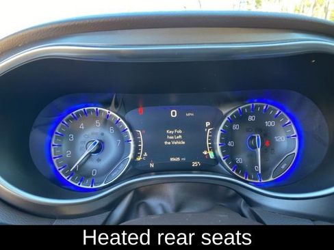 Used 2018 Chrysler Pacifica Touring-L Plus image 11