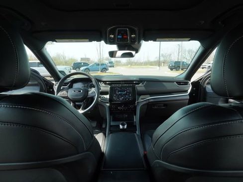 Used 2025 Jeep Grand Cherokee L Altitude image 26