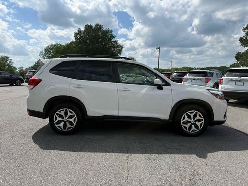 Used 2020 Subaru Forester Premium AWD/4WD image 7