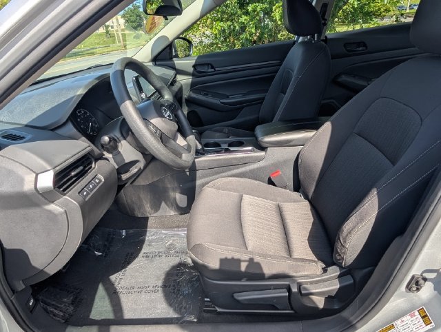 Used 2023 Nissan Altima 2.5 S FWD image 14