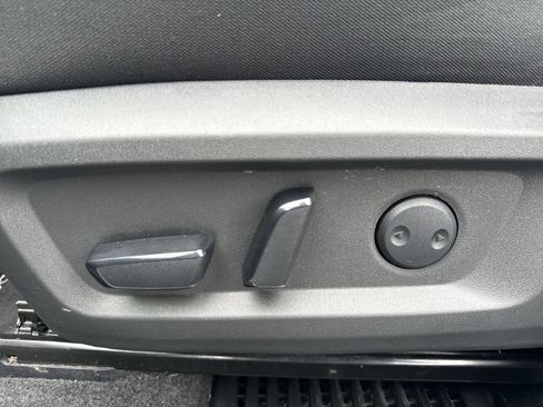Used 2023 Nissan Rogue SV AWD/4WD image 13