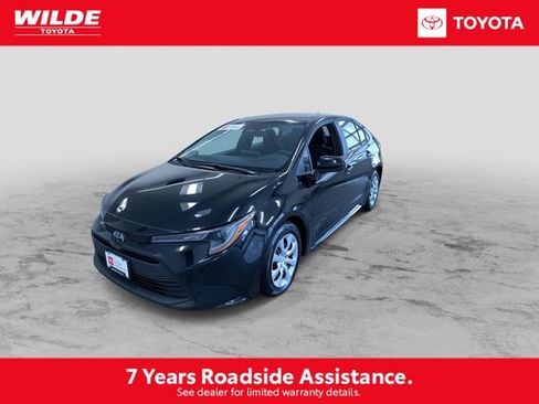 Certified 2025 Toyota Corolla LE image 5