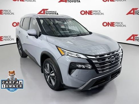 Used 2025 Nissan Rogue SL FWD image 1