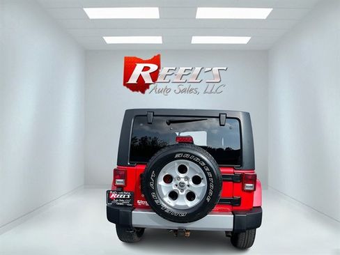 Used 2014 Jeep Wrangler Unlimited Sahara w/ Connectivity Group AWD/4WD image 10