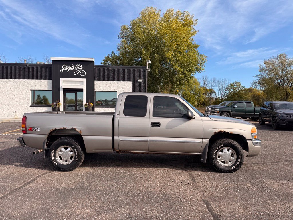 Used 2003 GMC Sierra 1500 SLT w/ SLT Preferred Equipment Group AWD/4WD image 3