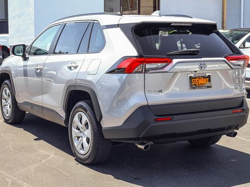 Used 2022 Toyota RAV4 LE AWD/4WD image 20