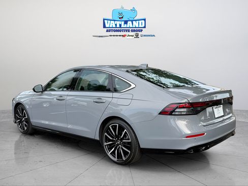 Used 2024 Honda Accord Touring image 3