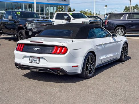 Used 2018 Ford Mustang Premium image 4