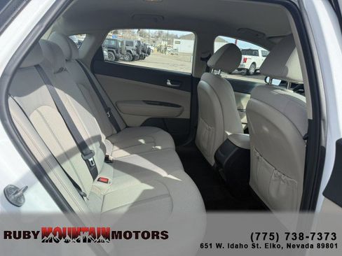 Used 2018 Kia Optima LX w/ 17" Alloy Wheels Package image 24