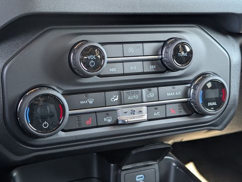 New 2025 Ford Bronco Big Bend image 18