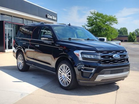 Used 2024 Ford Expedition Limited AWD/4WD image 15