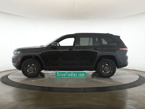 Used 2025 Jeep Grand Cherokee Trailhawk w/ Advanced Protech Group II image 9